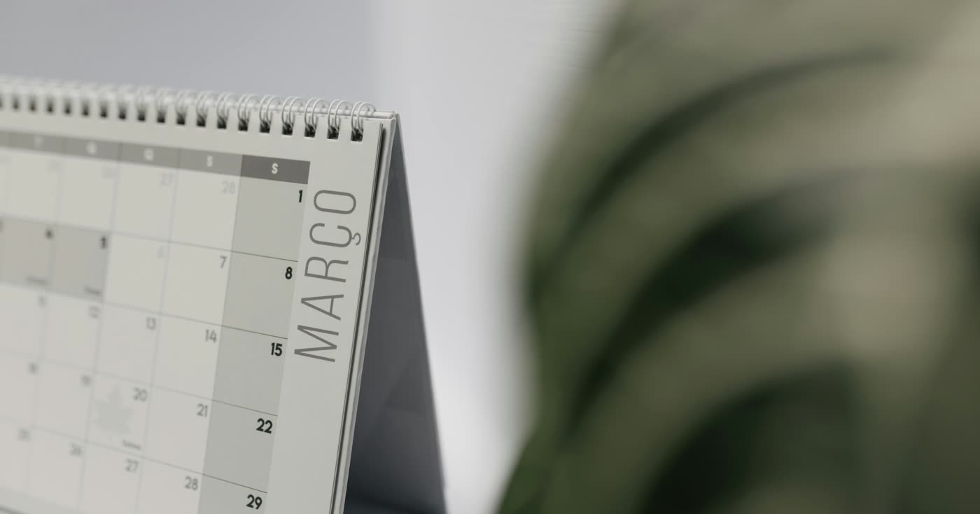 A monthly calendar for the first smoke-free month
